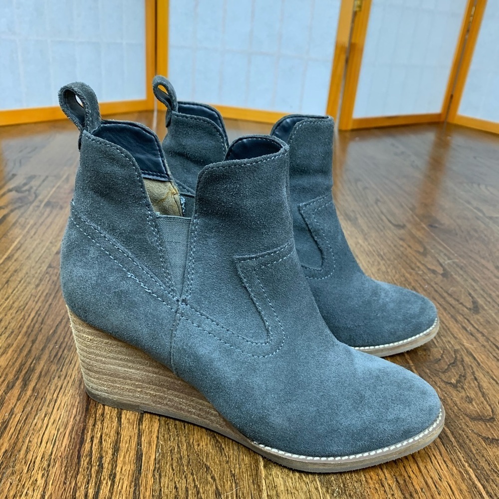Blondo Irving Grey Leather Waterproof Wedge Booties - Size 6 - EXCELLENT